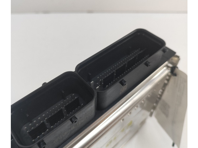 Блок управления двигателя 05E907309CA   Skoda Octavia Mk4