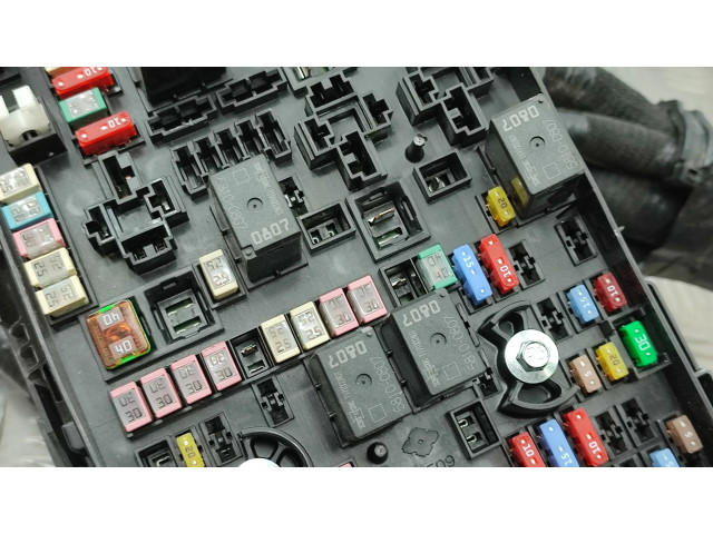 Pojistková skříňka P68445825AC Chrysler Pacifica 2019