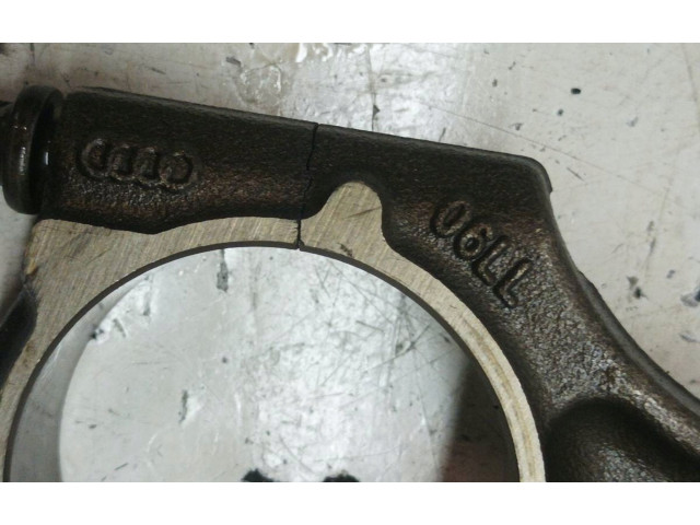  Поршень с шатуном  82LJ99X, TFSI  Audi A3 S3 8V  