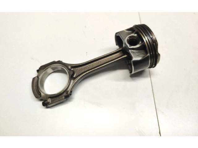 Píst A17700Q06, A17700 Mercedes-Benz C AMG W205