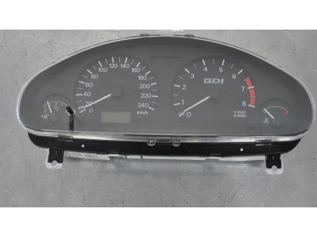 Панель приборов Mitsubishi Carisma