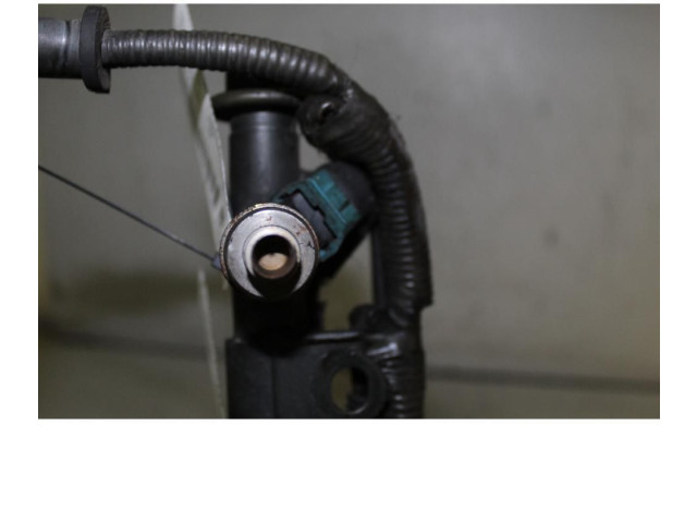 Vstřikovač Suzuki Swift Cultus G13B