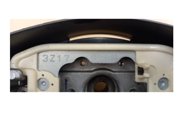 Руль Nissan Navara D22 1997 - 2004 года 484V02, 3Z17