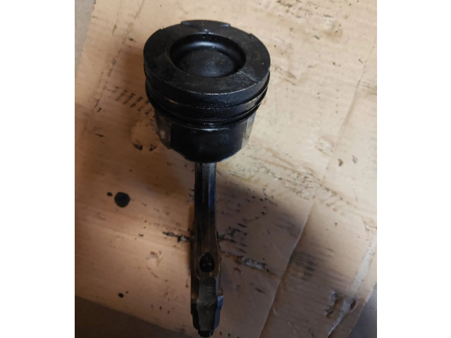 Píst Toyota RAV 4 (XA30)