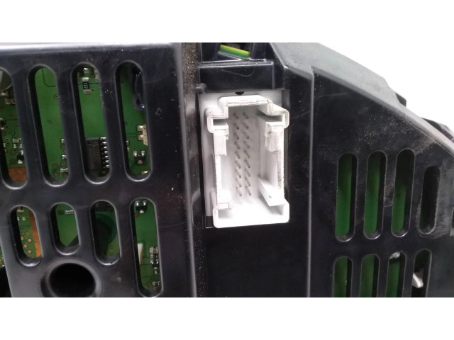 Přístrojová deska Mercedes-Benz C W204 2012 A2049004408, A2C33221900