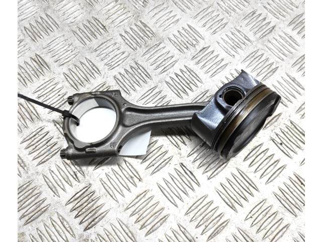 Поршень 32213692, 31401957 Volvo XC40