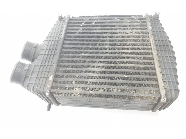 Радиатор интеркулера 670035635, 670035635 Maserati Levante