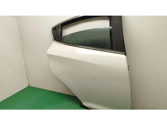 Задняя дверь