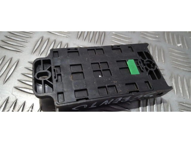 Блок предохранителей  913103E810, 91310-3E810   KIA Sorento    