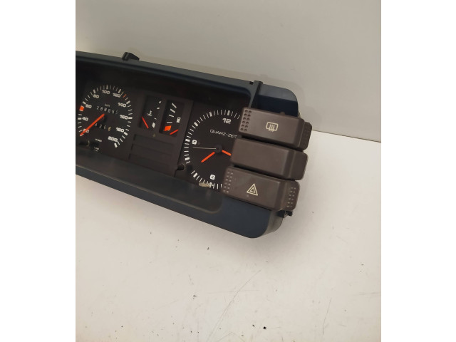 Přístrojová deska Audi 80 90 B2 1984 81117331, LEDZU