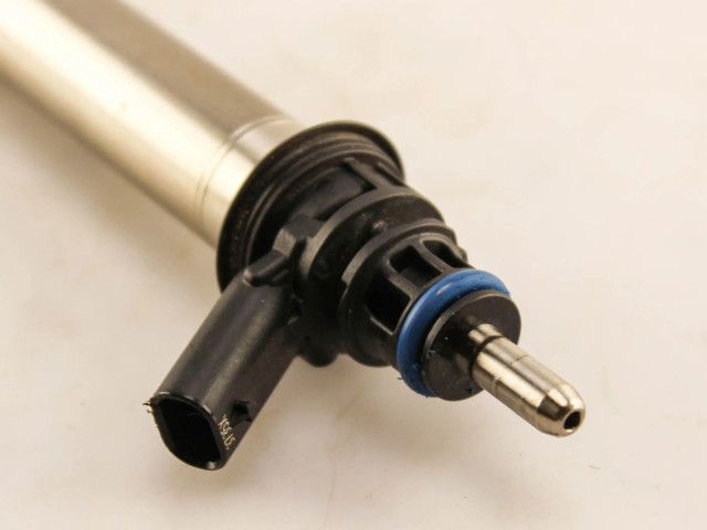 Vstřikovač A2560700187 Mercedes-Benz GLE W167 pro benzínový motor 3.0