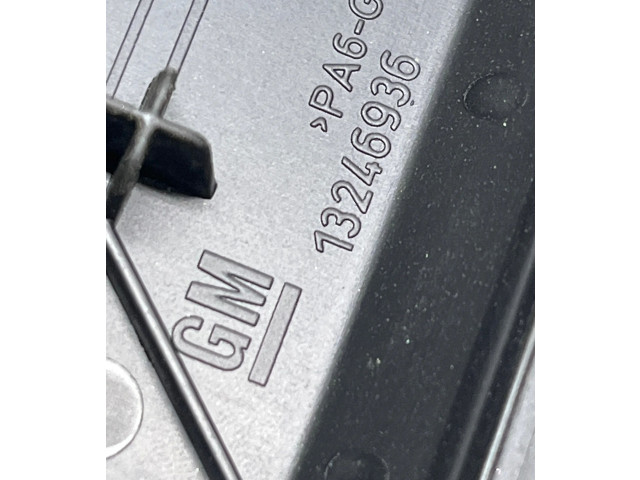 Блок предохранителей 13246936 Opel Meriva B