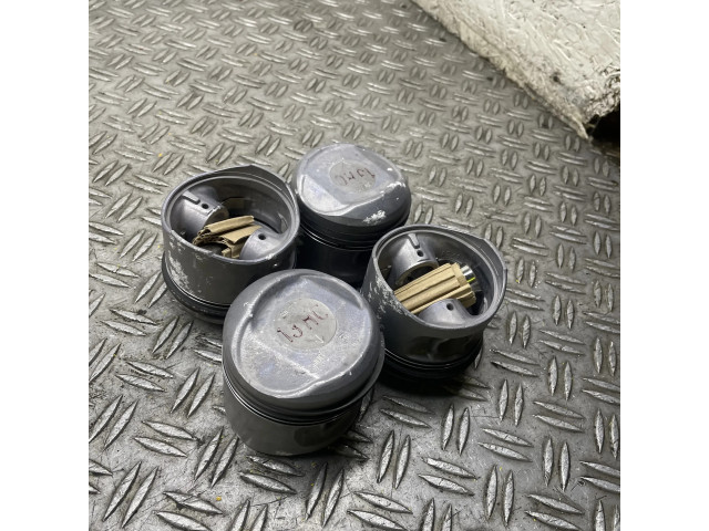 Píst Ford Escort pro naftový motor 2.0