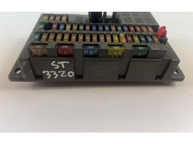 Блок предохранителей  6906626   Mini One - Cooper R50 - 53    