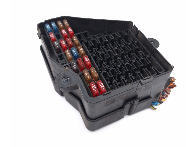   Pojistková skříňka 8D1941824   Audi A4 S4 B5 8D 1994