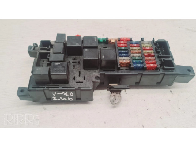 Блок предохранителей 8637841, 518323324   Volvo V70    