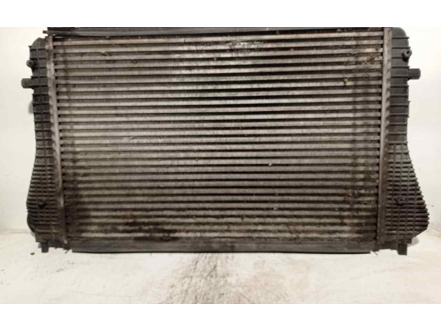 Интеркулер  1K0145803S, P9385001   Volkswagen Jetta V 