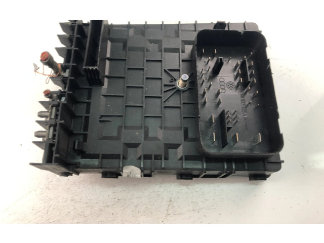 Блок предохранителей  1K0937125A   Volkswagen Touran I    
