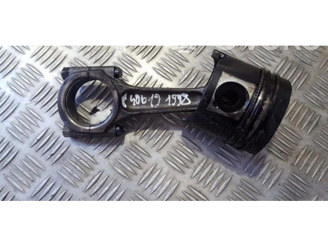 Поршень с шатуном Peugeot 406