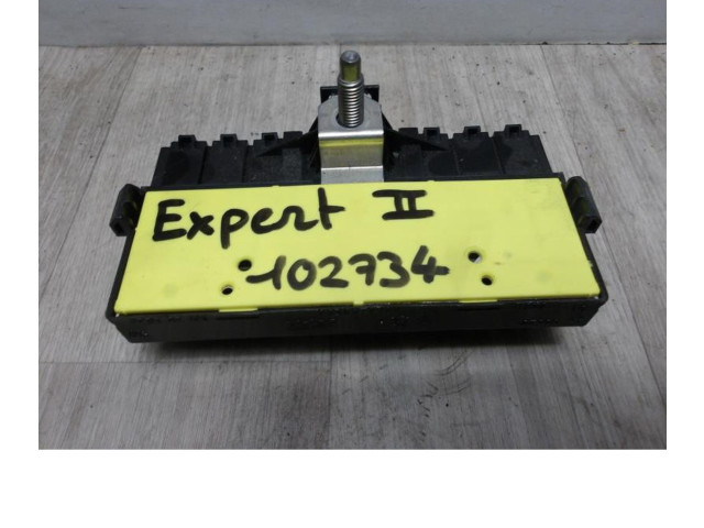 Блок предохранителей     Peugeot Expert    