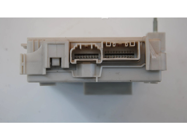 Блок комфорта 8267030250 Lexus GS 300 350 430 450H