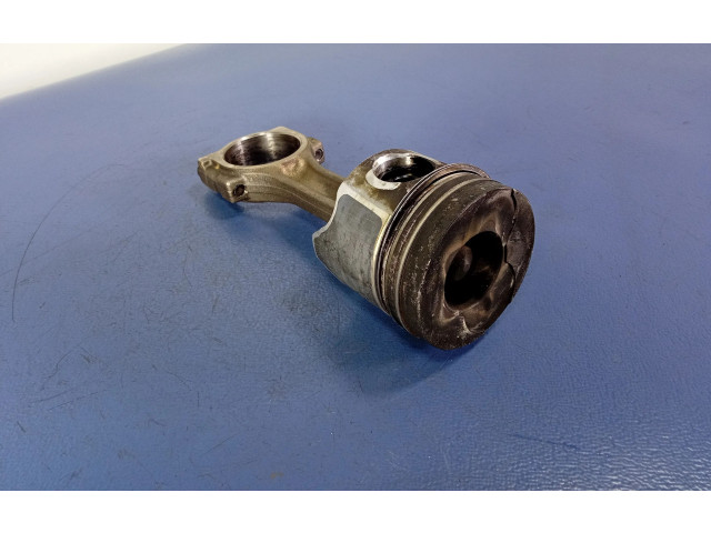 Píst Opel Vivaro F9Q762