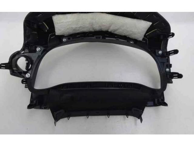 Přístrojová deska Lexus CT 200H 2012