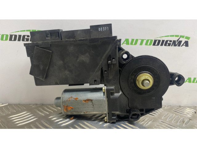 Передний двигатель механизма для подъема окон