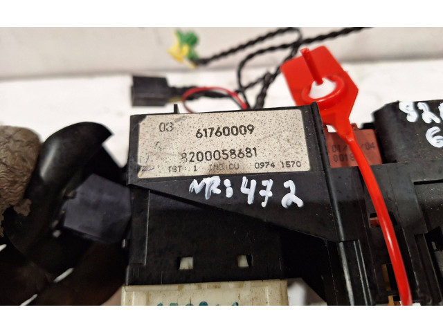 Ручка стеклоочистителей 8200058681 Renault Clio II