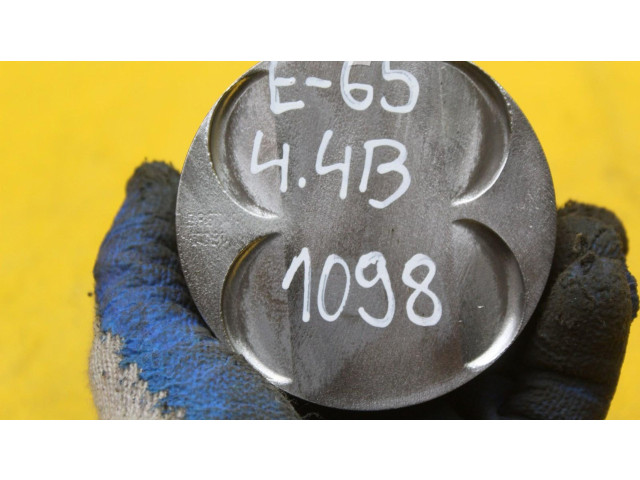  Поршень с шатуном    BMW 7 E65 E66  