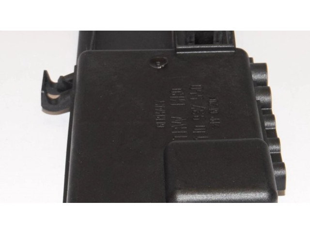 Крышка блока предохранителей 1J0937555A, 1j0937550 Audi A3 S3 8L