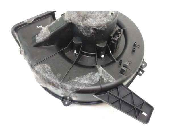 Вентилятор печки    6R1819015, 6Q1819015G   Skoda Fabia Mk3 (NJ)