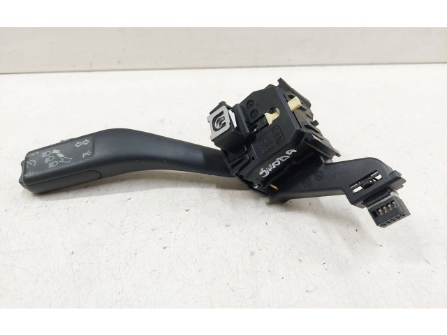 Ручка поворотов/ фонарей 1K0953513G, 01103512 Skoda Octavia Mk2 (1Z)