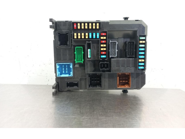 Блок предохранителей 9819850080   Peugeot 2008 I    