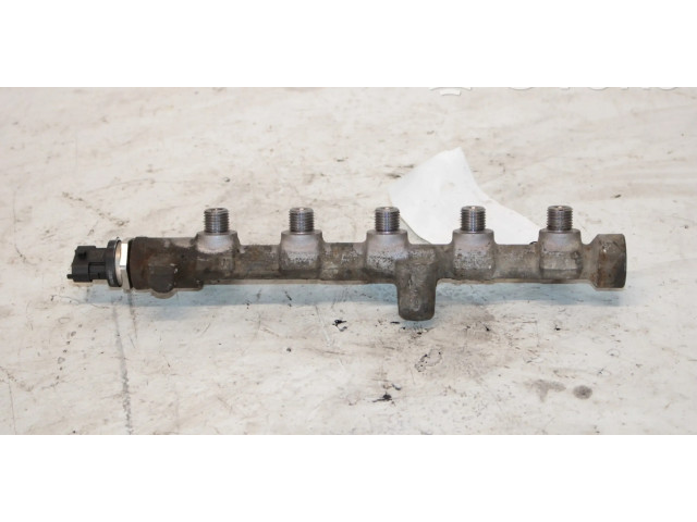 Топливная рампа 8200954113A, 0445214196   Renault Trafic II (X83) 2.0  для двигателя M9RE780