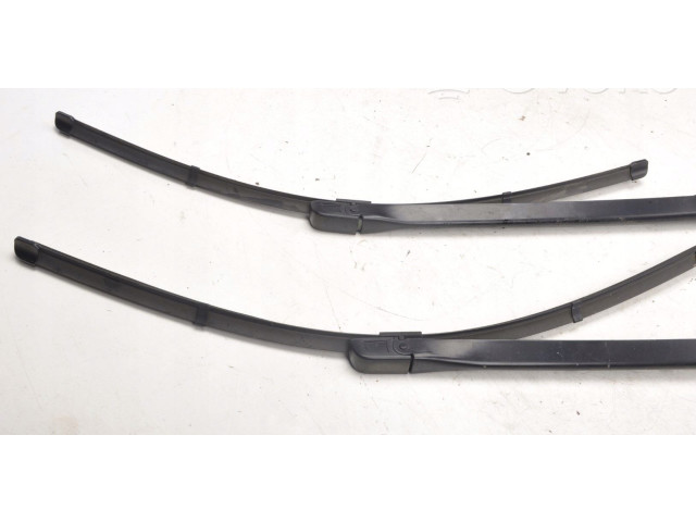 Ножка стеклоочистителей лобового стекла