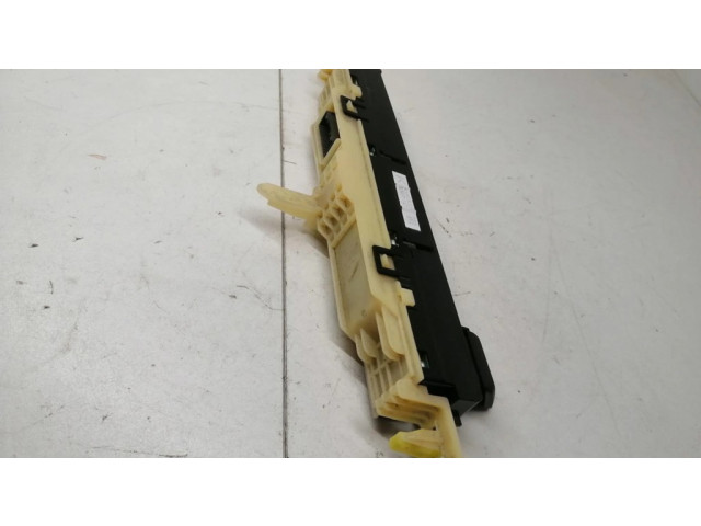 Дисплей 8395042080, 022200937 Toyota RAV 4 (XA40)