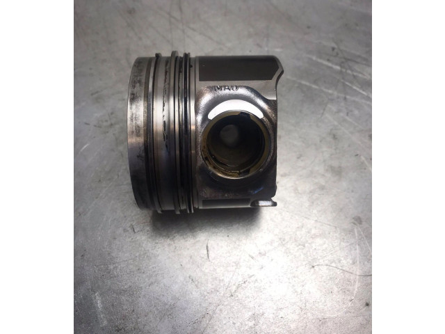  Поршень  81L97A8  Volkswagen PASSAT B6  