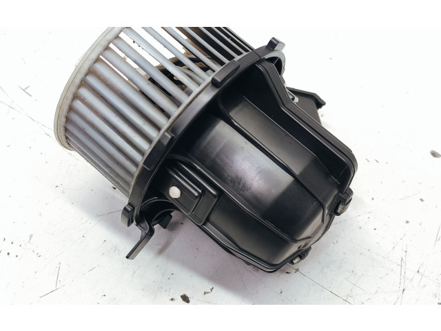 Вентилятор печки U0851004 Audi Q5 SQ5