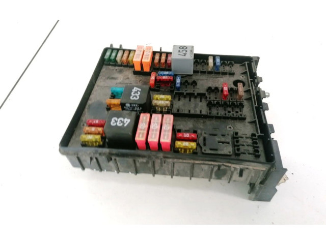 Блок предохранителей  1K0937821, 1K0937820   Volkswagen Touran I    