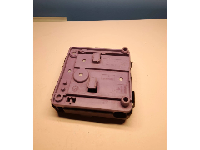 Блок предохранителей  8387547   BMW X3 E83    