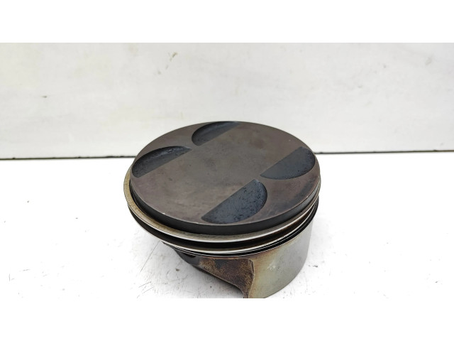 Píst 09J1 BMW X5 E53 pro benzínový motor 4.4 N62B44A