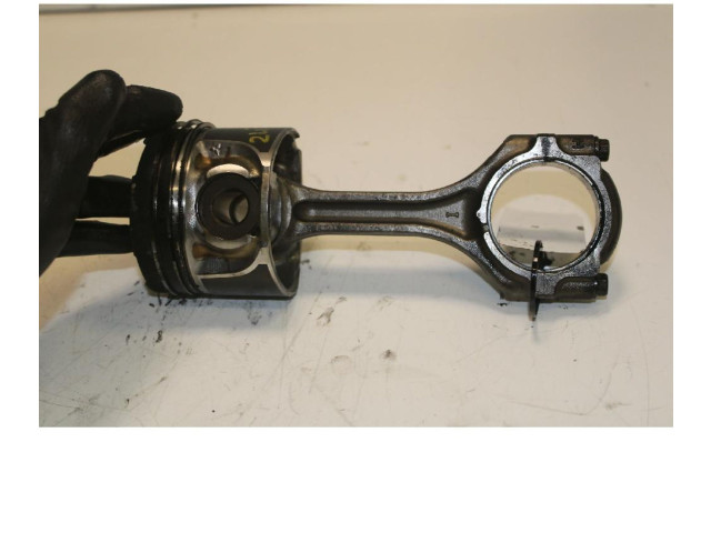 Поршень с шатуном 4N14 Mitsubishi Outlander