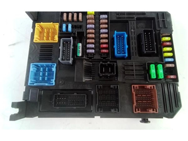 Блок предохранителей 983288028000   Peugeot Rifter    