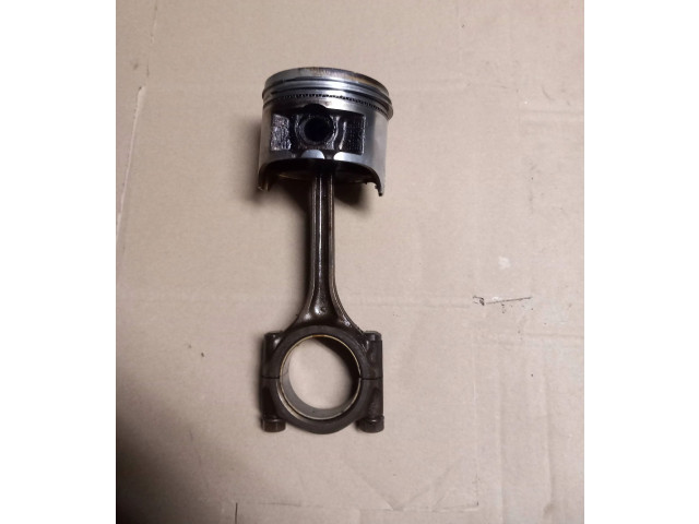 Píst Honda Civic D15b2