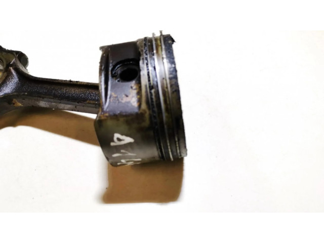 Píst KIA Sedona pro benzínový motor 2.5