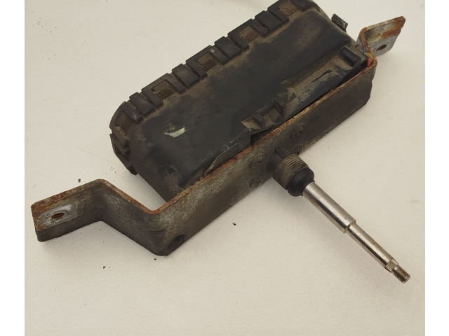 Моторчик стеклоочистителя 8620959, 0390206219 Volvo V70