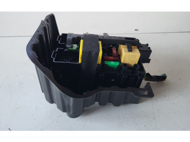 Блок предохранителей 453113302 Peugeot 2008 I