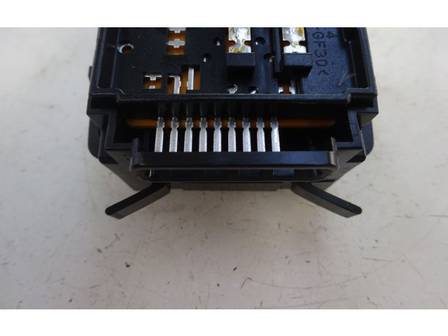 Ручка стеклоочистителей Mitsubishi Colt