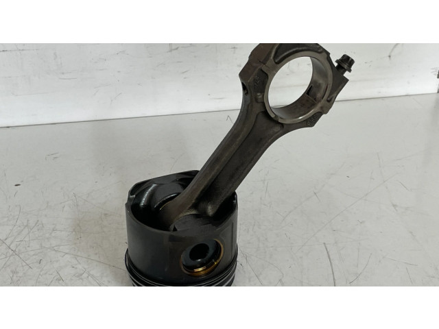 Píst 36RO, 8408 BMW 5 E60 E61 pro naftový motor 3.0